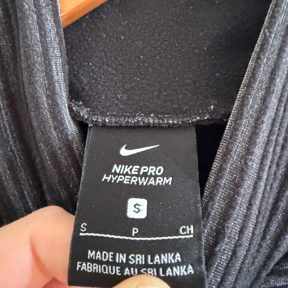 Nike Pro HyperWarm Black/Gray Pullover Long Sleeve Top size Small EUC - Picture 12 of 14